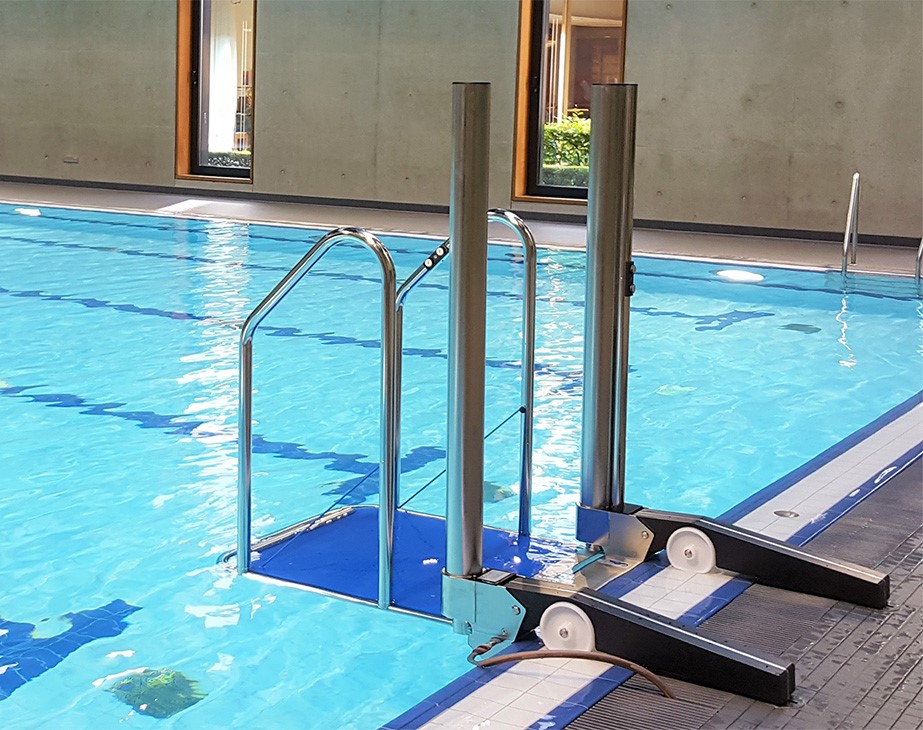 Mobile Platform Lift in Pool Environment Thumbnail for Mobile Platform Lift in Pool Environment